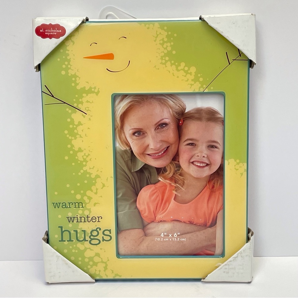 St. Nicholas Square picture frame “Warm Winter Hugs” 4’x6’